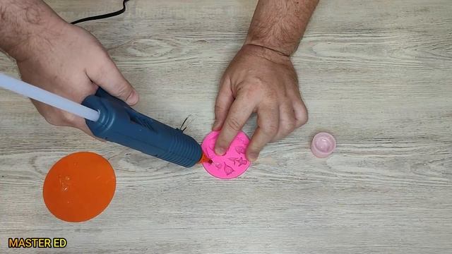 МАСТЕРА СКРЫВАЮ ЭТУ ХИТРОСТЬ С ГОРЯЧИМ КЛЕЕМ? ГЕНИАЛЬНЫЙ СПОСОБ СДЕЛАТЬ ОТТИСКИ ЛЮБОЙ СЛОЖНОСТИ смотреть онлайн