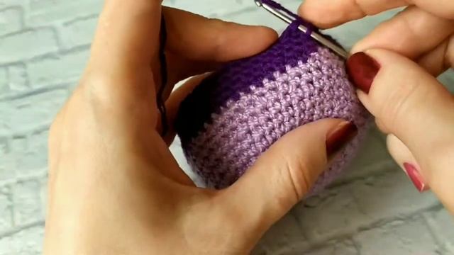 МК ИГОЛЬНИЦА ШЛЯПКА КРЮЧКОМ ДЛЯ НАЧИНАЮЩИХ / КРАСИВАЯ ИГОЛЬНИЦА КРЮЧКОМ / ПОДАРОК ДЛЯ РУКОДЕЛЬНИЦЫ смотреть онлайн