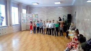 Пограничник на границе нашу Землю стережет