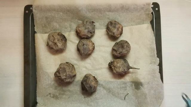 Буррата с запеченой свёклой.