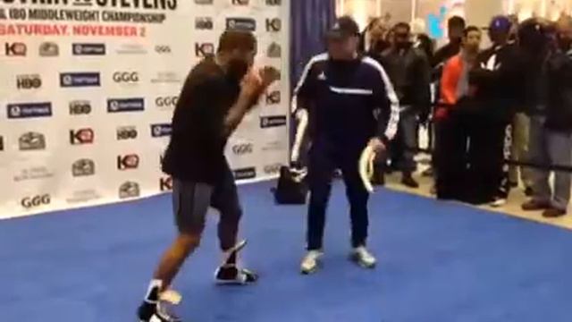 Curtis Stevens getting ready for Golovkin смотреть онлайн