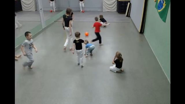 Тренировка по капоэйре группа 4-6 лет. часть 2. 07 декабря 2022г смотреть онлайн