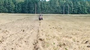 Пахота под озимые мтз 112 н 01  двухкорпусным самодельным плугом #минитрактор #мтз112 #мтз