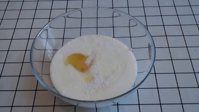 СЪЕДАЮТСЯ НА УРА ОЛАДУШКИ С ЯЙЦАМИ И ЗЕЛЕНЫМ ЛУКОМ смотреть онлайн