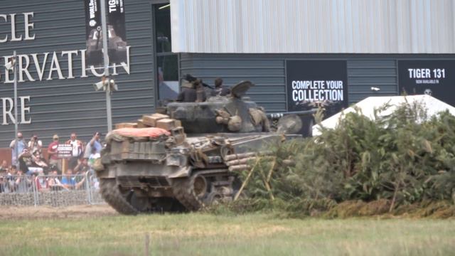 'Fury' Sherman M4A2 Tank Medium E8 - Tankfest 2017 смотреть онлайн