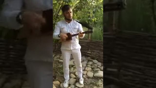 Поёт на балалайке смотреть онлайн