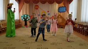 Танец с ложками. 8 марта в детском саду.