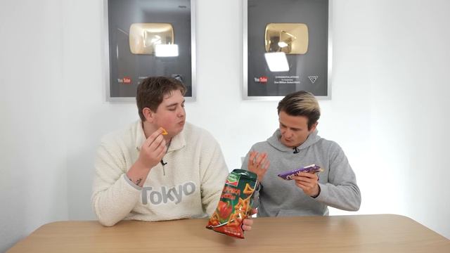 Dima und Smiley testen EURE Lieblingssnacks! 😍🍭 смотреть онлайн