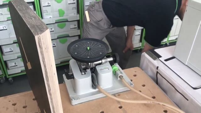 Аккумуляторная машинка для шлифовки кромок ES-ETSC 125 смотреть онлайн