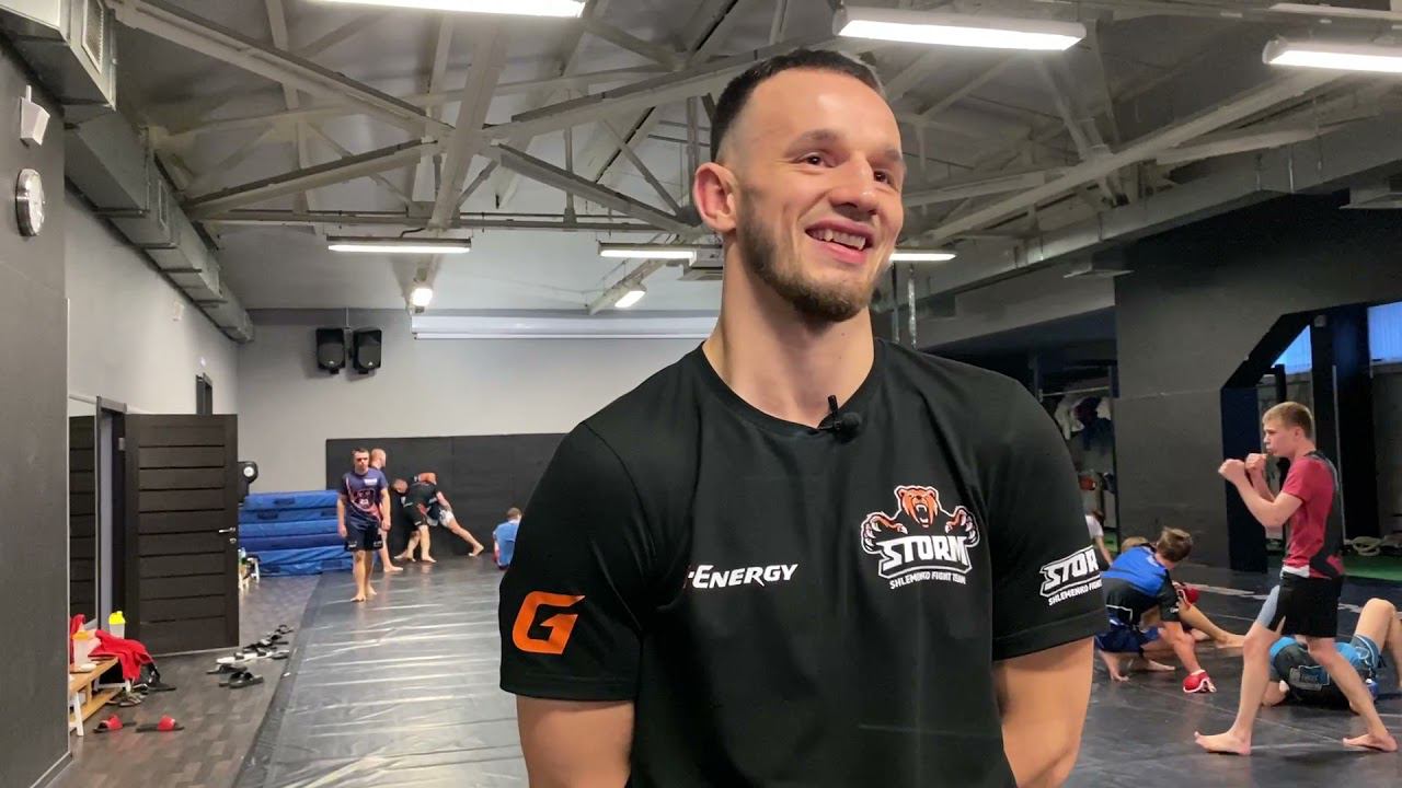 Шуркевича встретили в школе Шлеменко после победы на Bellator 269