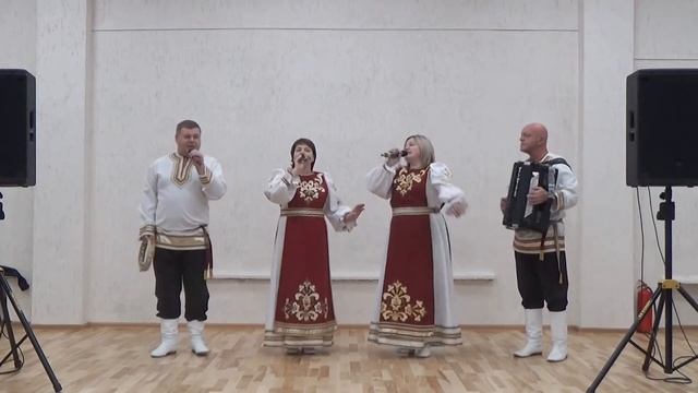 Народный ансамбль "Аюшка" - "Земляничка ягодка" смотреть онлайн