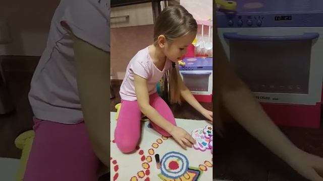 Мисс Карина и макияж королевы Эльзы смотреть онлайн