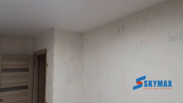 Монтаж натяжного потолка до оклейки обоев