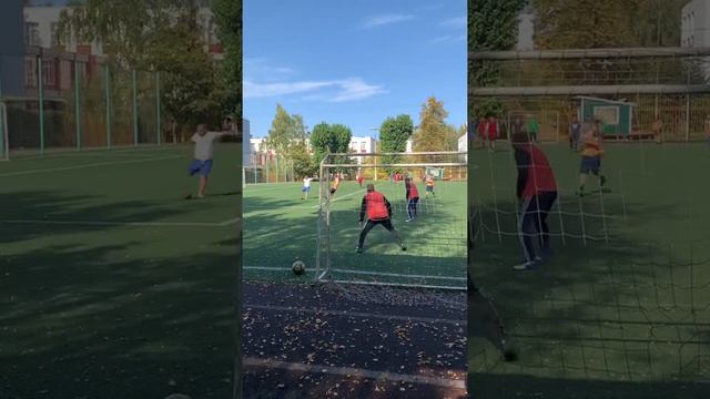 Дворовый футбол ⚽️ мяч над головой ? смотреть онлайн