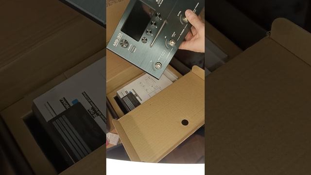 NUX mg-30! распаковка гитарного, басового процессора (Svyat DretLort в соц.сетях) смотреть онлайн