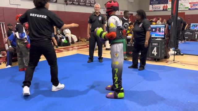 Teo vs Smokey’s Karate System, 12-13 Intermediate, Point Fighting смотреть онлайн