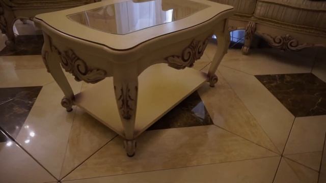 Стіл журнальний. Дубовий стіл