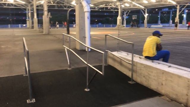 Прогулка по Бруклин Бридж Парк смотреть онлайн