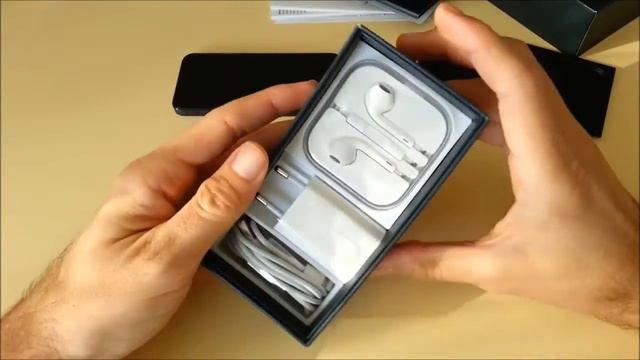Unboxing: Apple IPhone 5