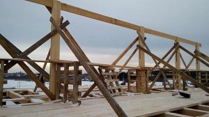 Двускатная крыша своими руками. Чердачное перекрытие и Коньковый прогон.