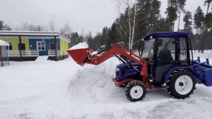 Lovol 244 TE.  Уборка снега челюстным погрузчиком. Так ли хорош трактор в работе?