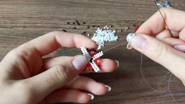 Яркий браслет из бисера и бусин в технике ндебеле смотреть онлайн