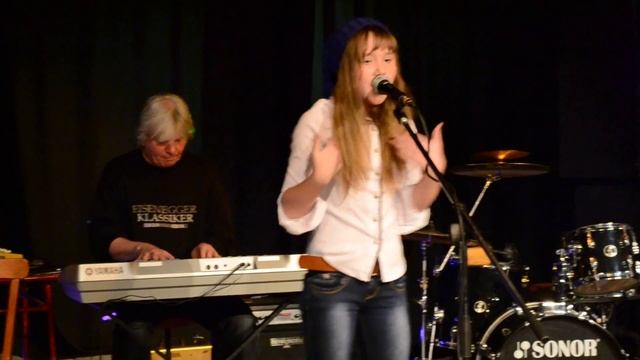 Лиза Киреева - Моя бабушка курит трубку