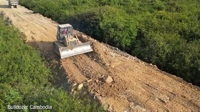 Land for large project under construction to build road to new airport by use power dozer Kumat’su смотреть онлайн