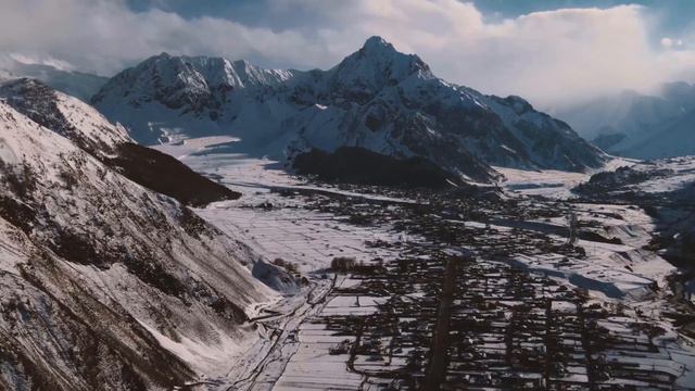 Красочное музыкальное 4К видео Ледники Айсберги Океан Awesome landscapes Glaciers Icebergs and Ocea смотреть онлайн