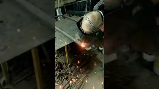 Полуавтомат Динамика Аврора 2000.Изготовление мангала с помощью нового сварочного аппарата смотреть онлайн