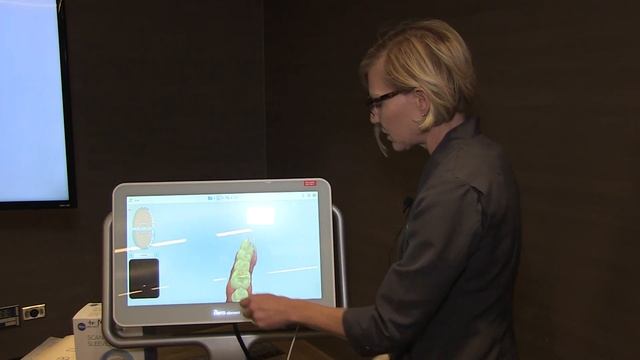 Scanning for a Single-Unit Crown with the iTero Element® 2 Intraoral Scanner смотреть онлайн
