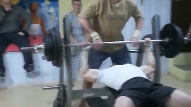 Фитнес клуб "Триумф" -видео отчет - соревнования по жиму штанги лежа 23.02.2014г. 6 смотреть онлайн