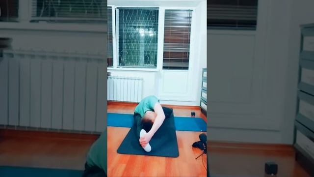 Хатха йога | комплекс на растяжку и тазобедренные суставы смотреть онлайн