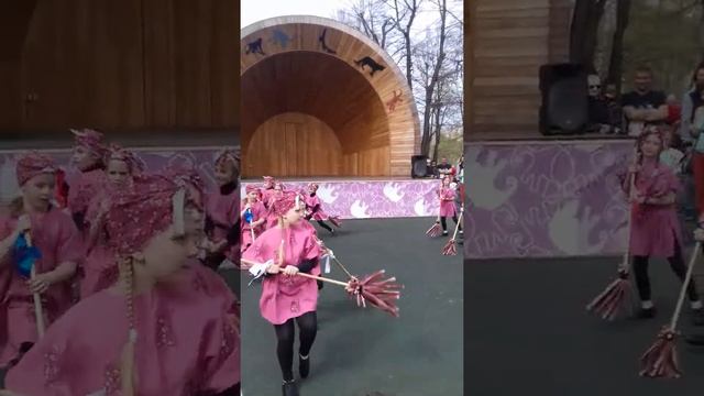 Танец бабка -ёжка смотреть онлайн