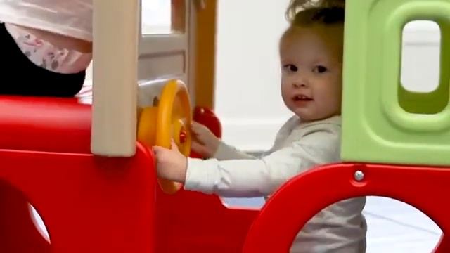 Young Explorers Adventure Climber смотреть онлайн