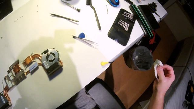 MSI GP72MVR 7RFX Leopard Pro replacing thermal paste, with results смотреть онлайн