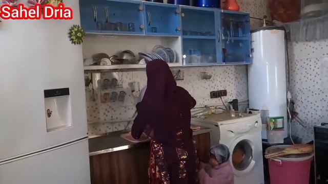 "Khadijah: a trip to the village to earn money and return to the hut" смотреть онлайн