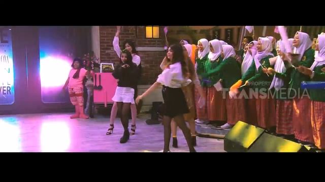 BLACKPINK Ngomong Ngapak dan Nyanyi Goyang Nasi Padang | OPERA VAN JAVA (08/12/18) Part 1 смотреть онлайн