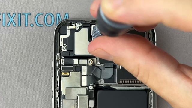 Замена задней камеры IPhone 15 Pro