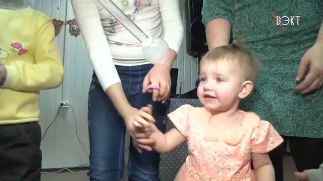 «Дари тепло» в Новый год. Праздник для детей от неравнодушных жителей Воскресенска смотреть онлайн