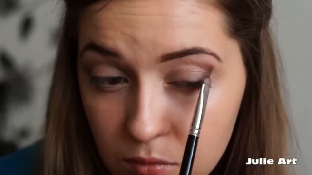 ПРОСТОЙ КРАСИВЫЙ МАКИЯЖ с изюминкой\SUPER EASY MakeUp Tutorial смотреть онлайн