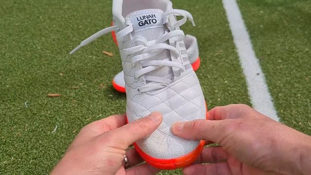 PLAY TEST: The best indoor shoes - Nike Lunar Gato II IC смотреть онлайн