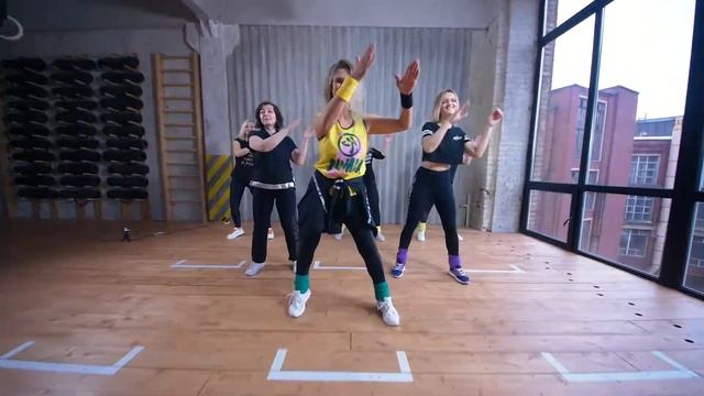 ZUMBA . Танцевальный фитнес для любого уровня подготовки! смотреть онлайн