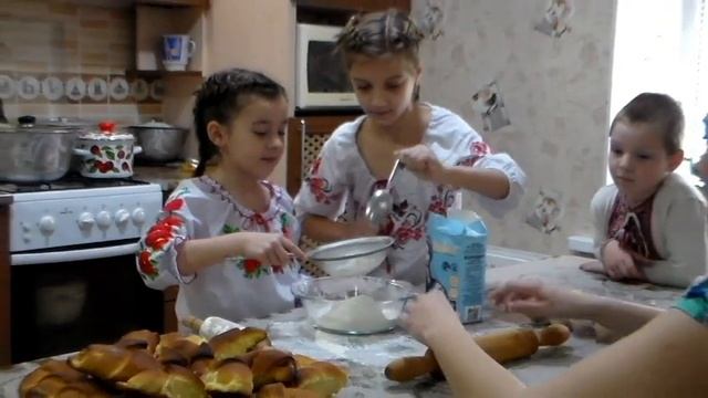 Анастасія Шляхова - Пиріжки рогалики смотреть онлайн