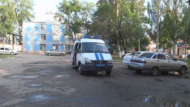 Наряд патрульно-постовой службы полиции г.Керчи по «горячим следам» задержал подозреваемого в разбо смотреть онлайн