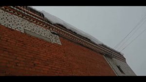 Осторожно  Сход снега с крыш