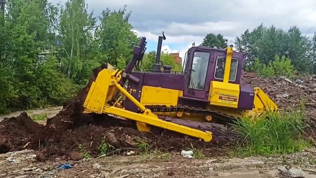 ЧЕТРА Т 11.01 на дорожно-строительных работах смотреть онлайн