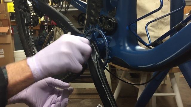 RaceFace Aeffect crank arm removal. смотреть онлайн