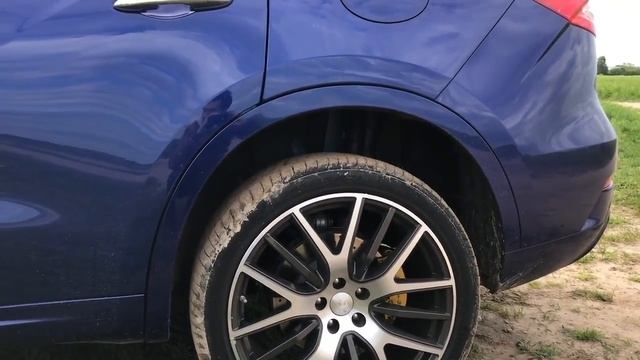 Так ли хороша MASERATI Levante S? Обзор и тест-драйв конкурента Mercedes GLC и PORSCHE Macan с бате смотреть онлайн