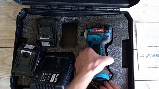 Винтовёрт Makita ударный бесщеточный 21 вольт 4 ампер, 330 N.M. Аналог MAKITA смотреть онлайн